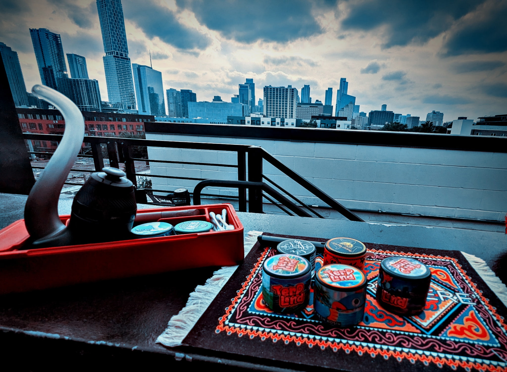 Rosin jars with the Austin skyline